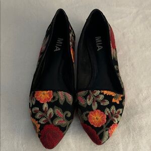 MIA Black Pointed-Toe Flats with Red and Orange Floral Embroidery
